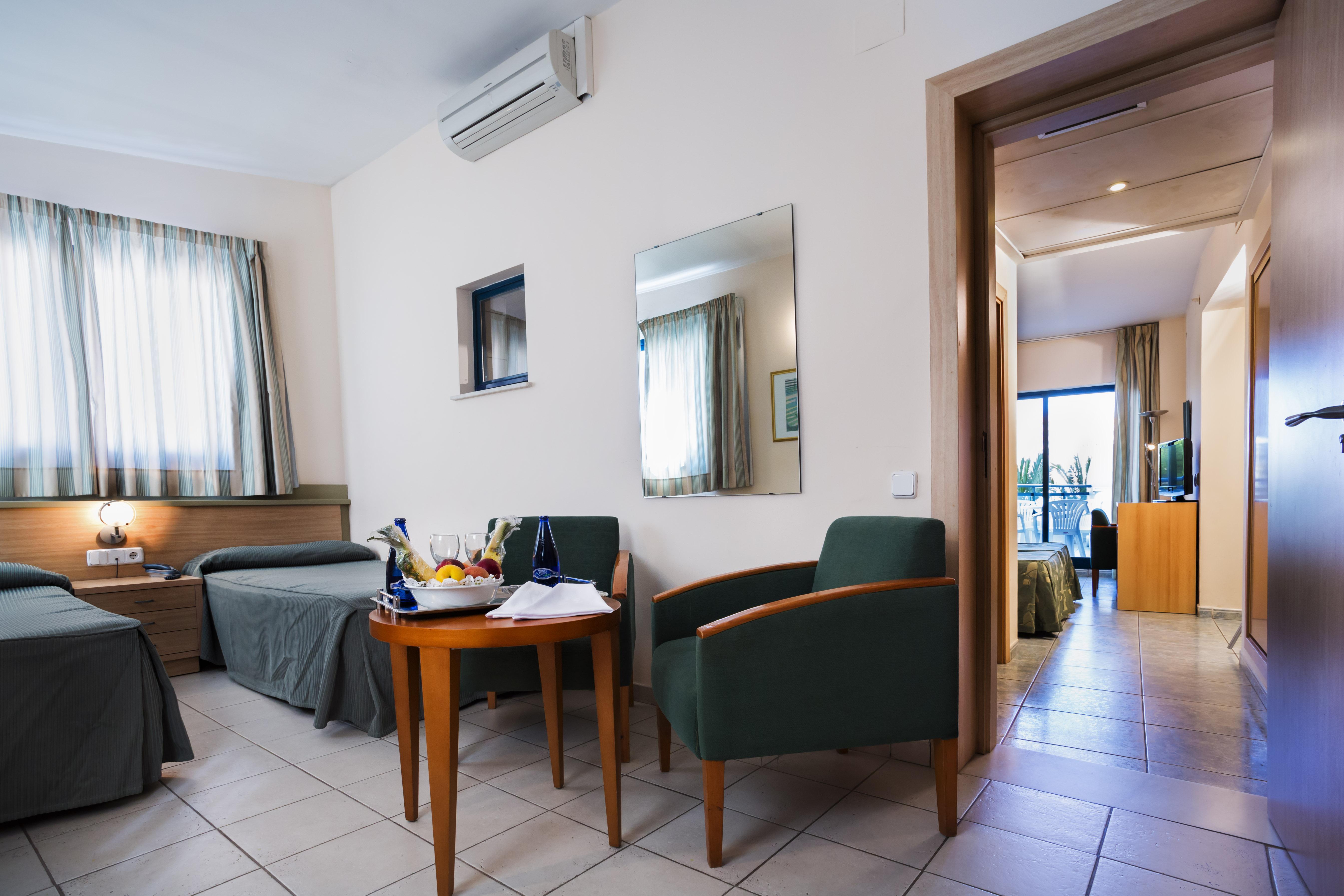 Hotel Rh Arena غانديا المظهر الخارجي الصورة