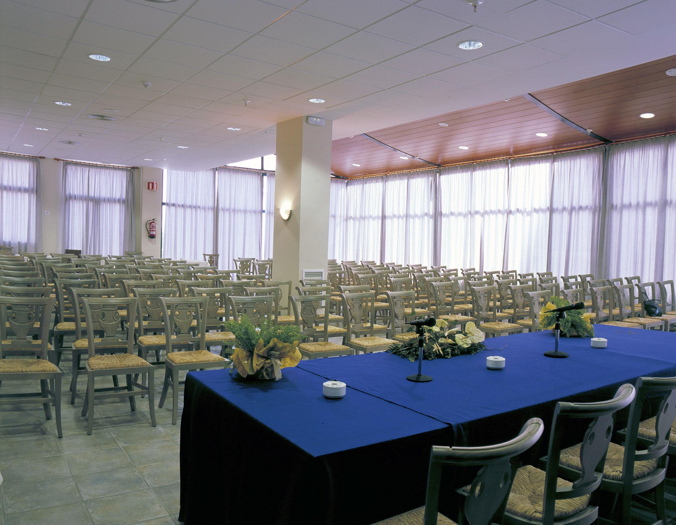 Hotel Rh Arena غانديا المظهر الخارجي الصورة
