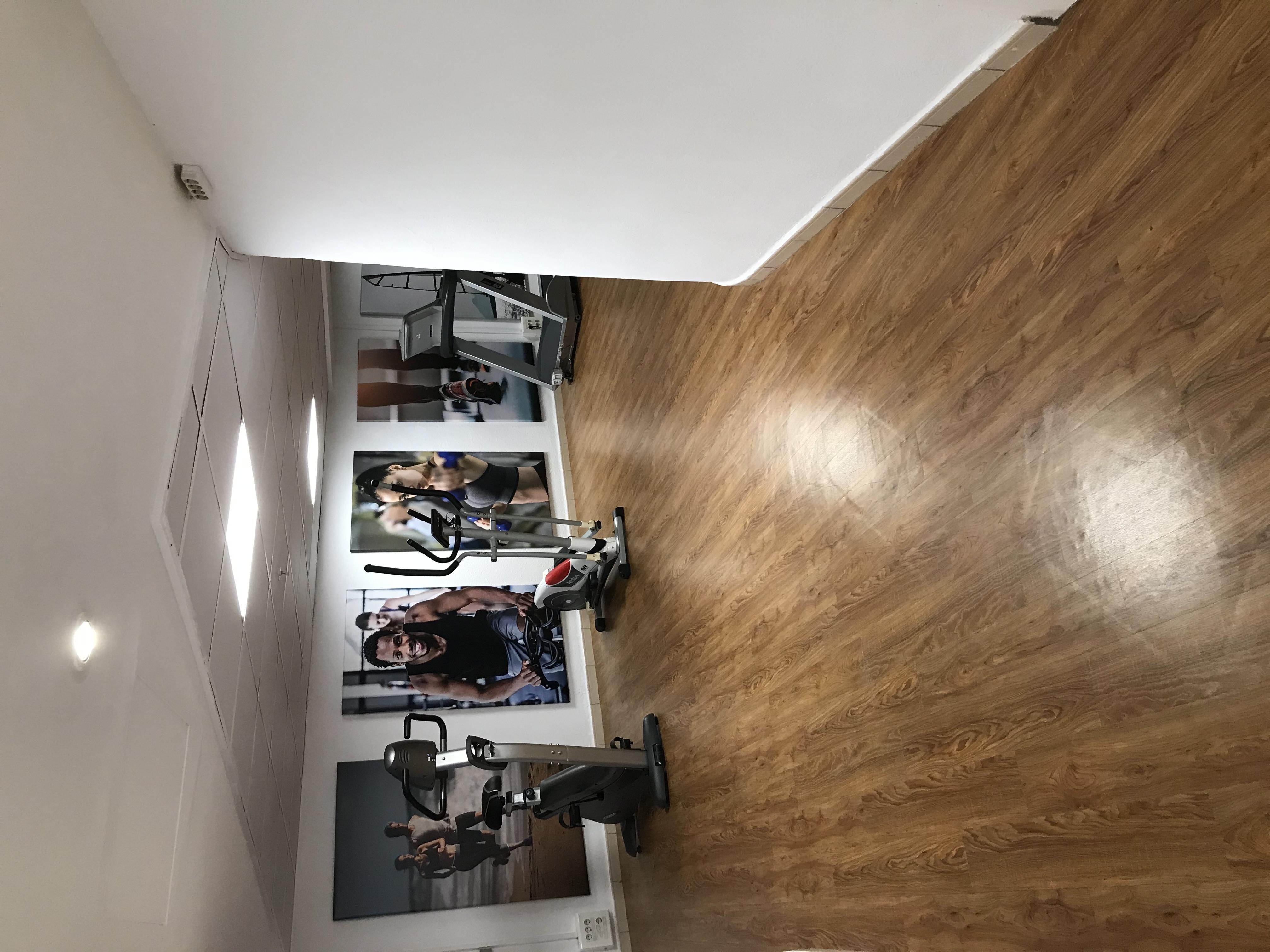Hotel Rh Arena غانديا المظهر الخارجي الصورة